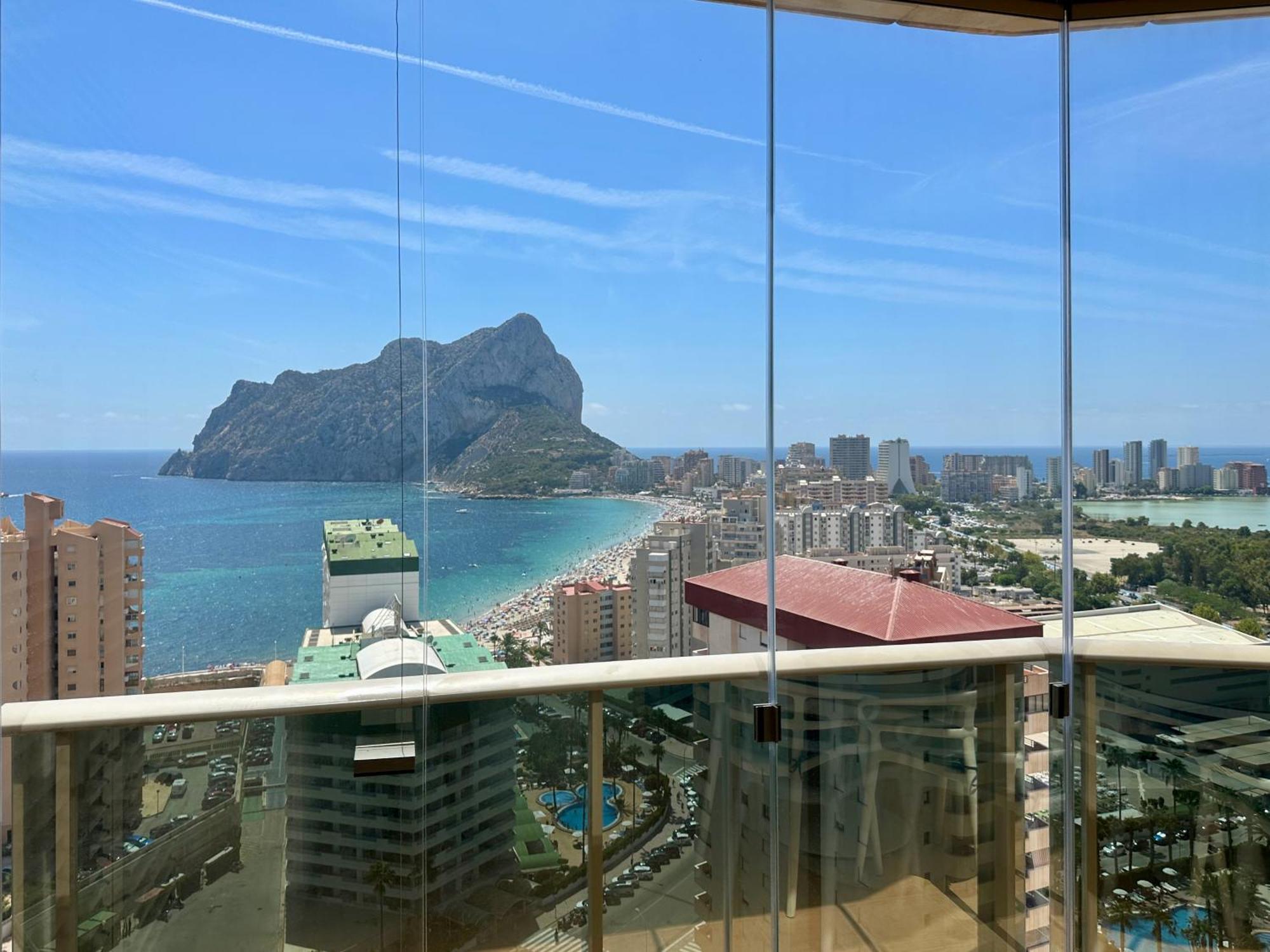 Clubrent - Esmeralda Suites 21º Piso Кальпе Экстерьер фото